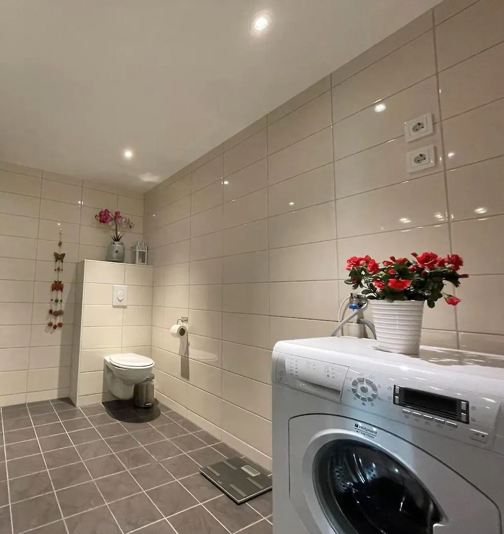3 Sleeping Rooms For 82M2 Which Direct Traffic To Airport And City Center Bergen 0*,