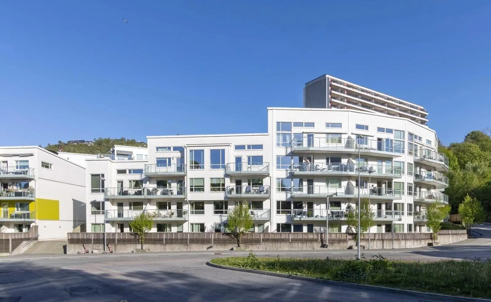 3 Sleeping Rooms For 82M2 Which Direct Traffic To Airport And City Center Bergen